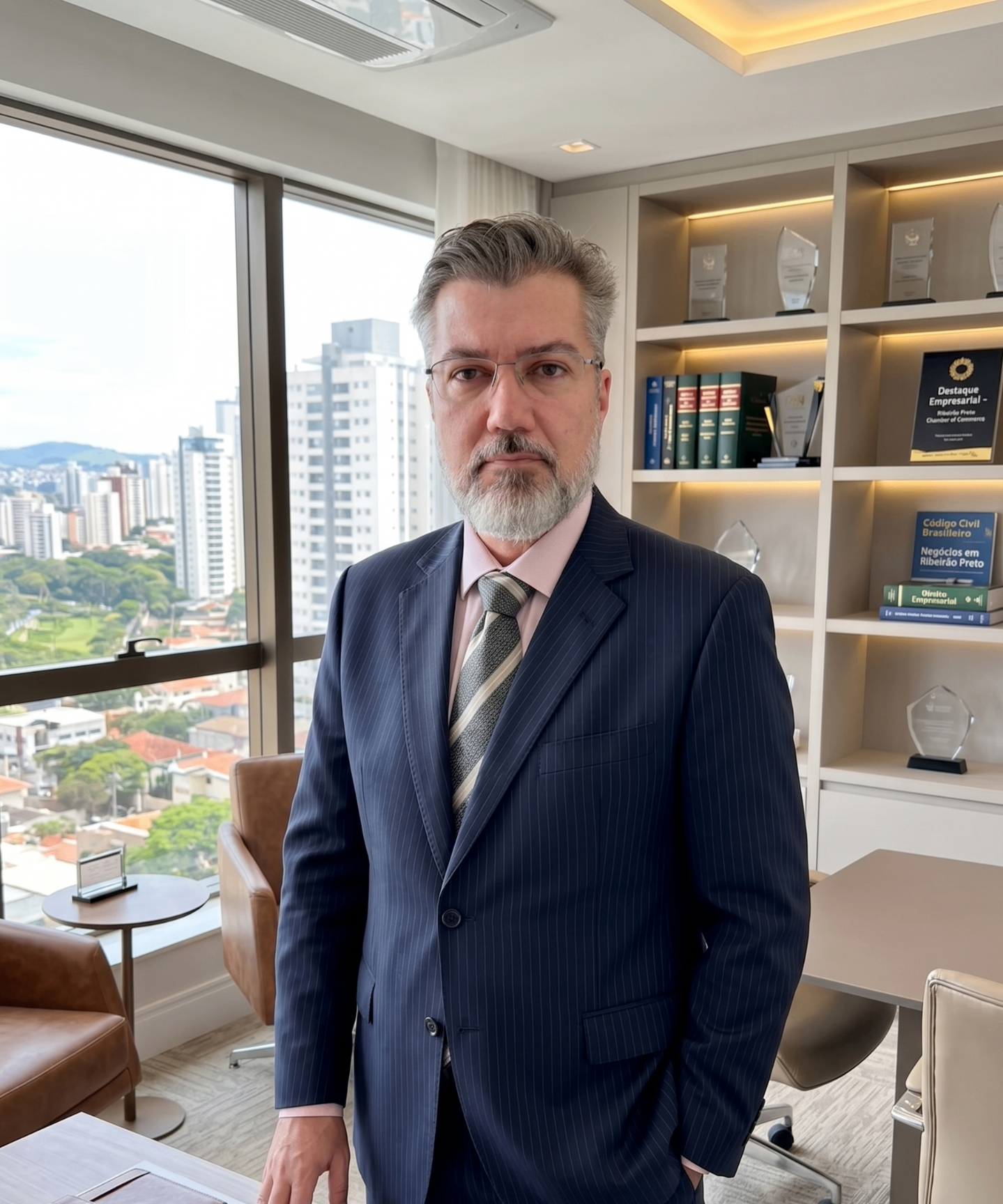 Dr. Marcelo Réu, advogado especialista em Direito Imobiliário